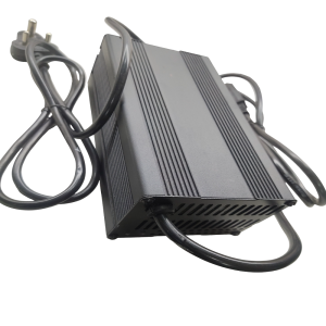 EV CHARGER FOR LEAD ACID BATTERY 4 AMP IN ALUMINIUM BODY FOR